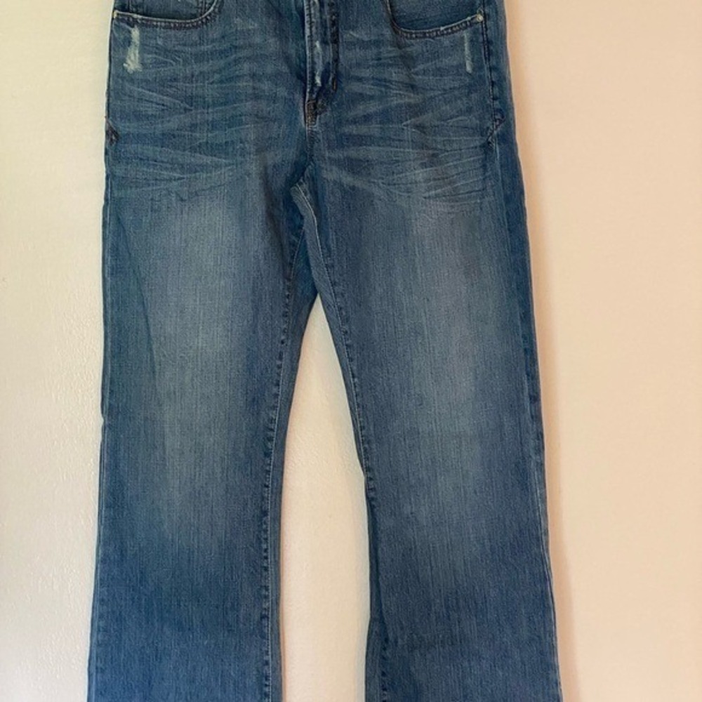 UNIONBAY Mens Jeans Size 33x32 Blue Wash Relaxed Fit Distressed Denim Pants